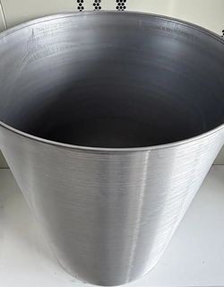 180L large capacity SUS304 stainless steel chemical storage bucket with electropolished interior surface.