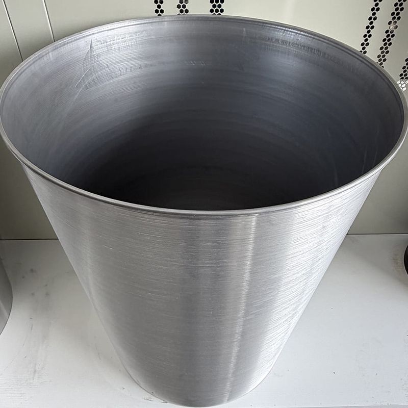 180L large capacity SUS304 stainless steel chemical storage bucket with electropolished interior surface.