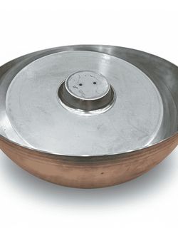 A high‑precision vibration bowl spun for automation and screening equipment, available in stainless steel or carbon steel. Designed for accurate feeding, stable performance, and long service life—ideal for automated sorting, conveying, and material